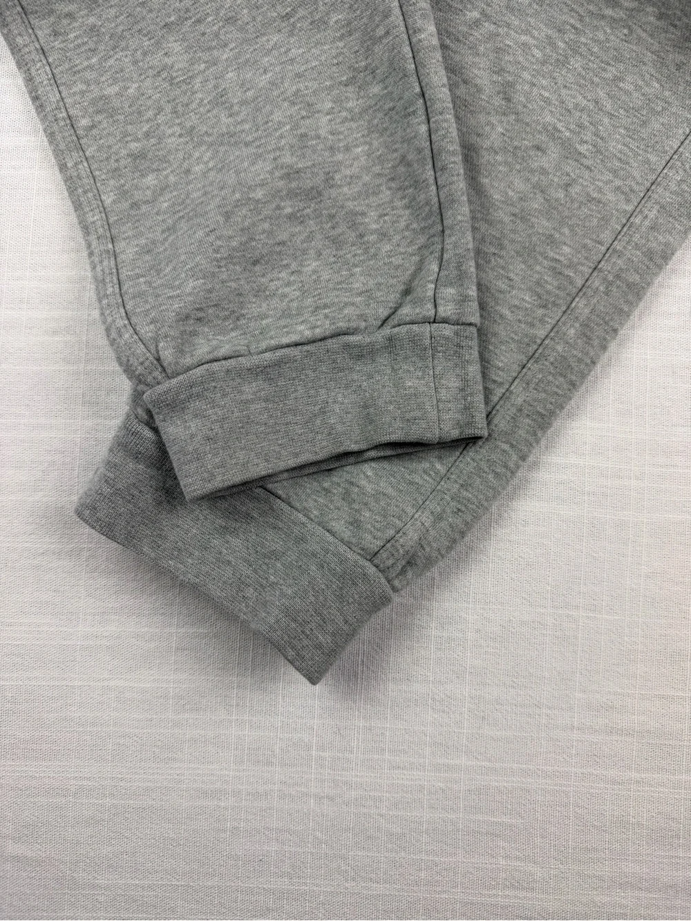 Nike Club Jogger Sweatpants Slim Tapered Sportswear Pant in Grey Men’s Size M